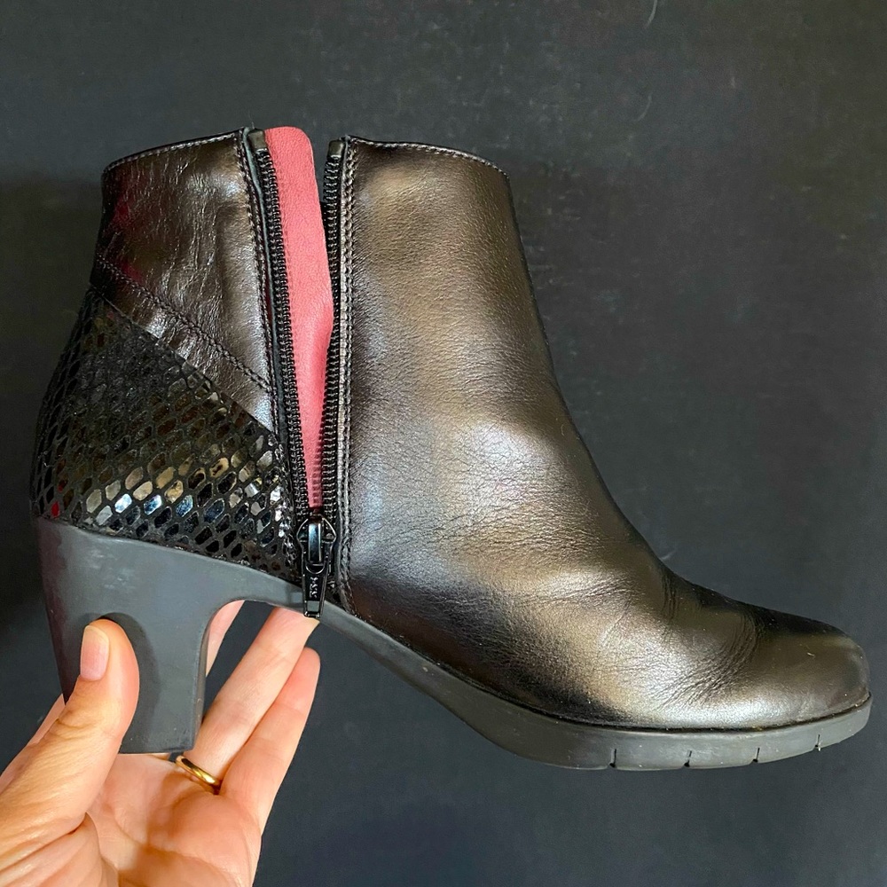 Sabrinas Made in Spain Black Leather Ankle Boots